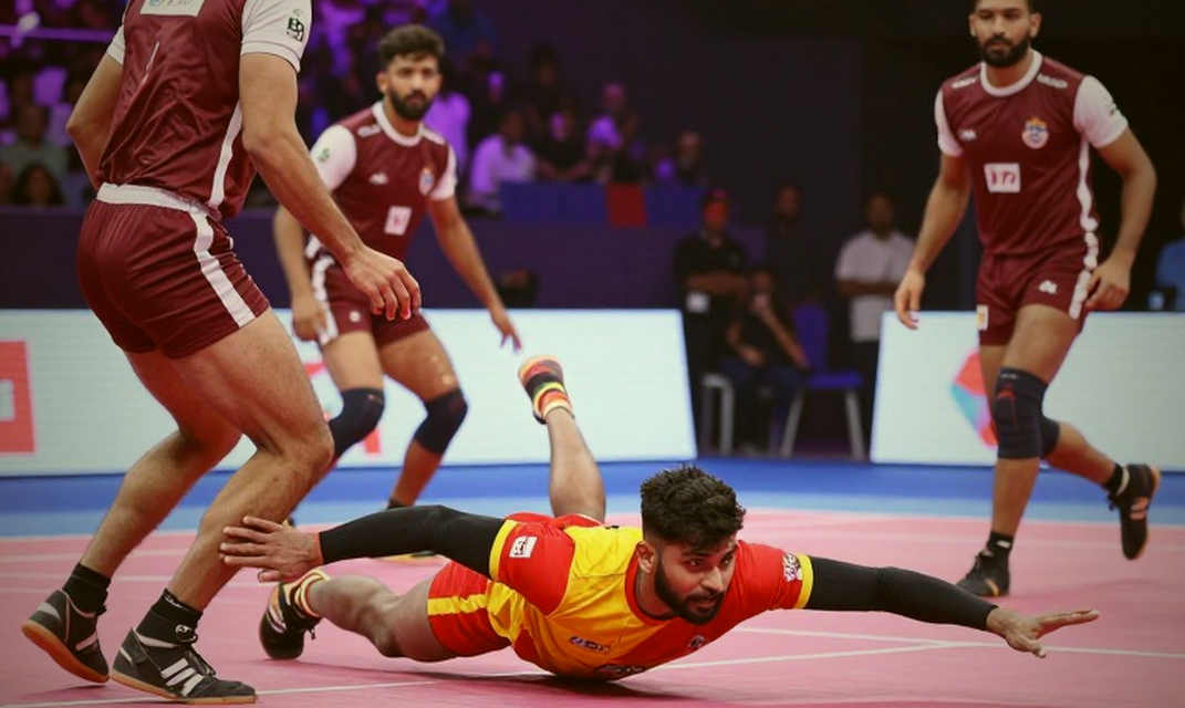 कप्तान का ऐलान, टीम का इंतज़ार: कॉमनवेल्थ कबड्डी में सुरजीत-नवीन की जोड़ी और बारह गायब नाम कप्तान का ऐलान, टीम का इंतज़ार: कॉमनवेल्थ कबड्डी में सुरजीत-नवीन की जोड़ी और बारह गायब नाम