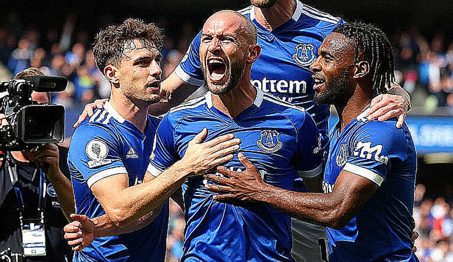 Ten Hag's Reveal: De Jong, Kane and Rice — Three Dreams, Three Different Deaths Ten Hag's Reveal: De Jong, Kane and Rice — Three Dreams, Three Different Deaths