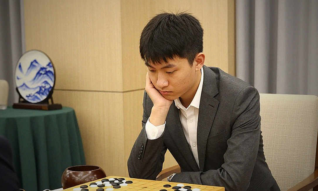प्राग के 27 मिनिएचर और एक PDF की असली परीक्षा: ChessBase Magazine #225 का टैक्टिकल ऑडिट