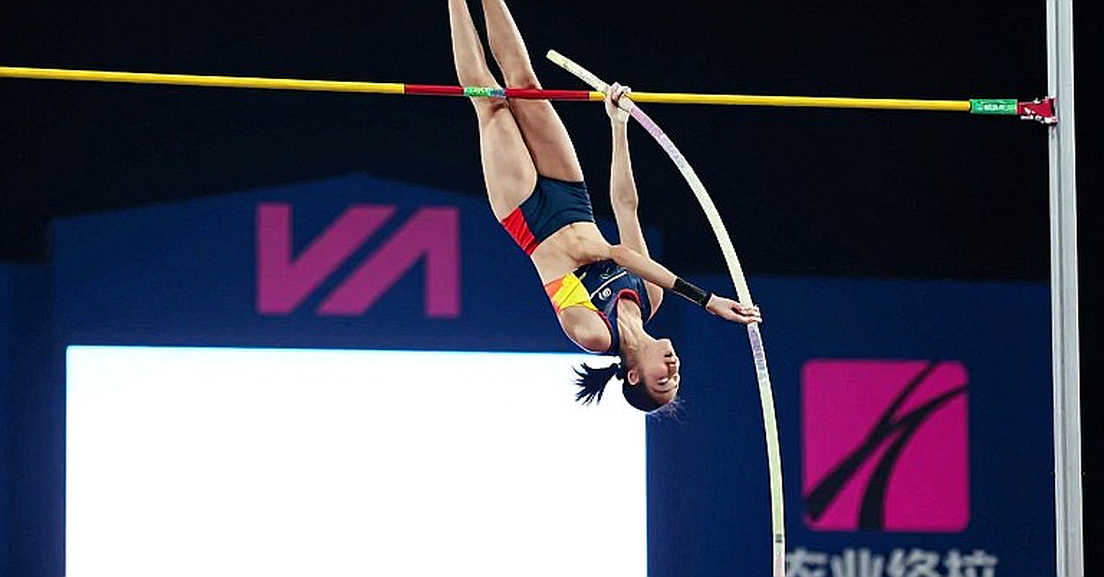 6.83 मीटर, और वह गुर्दा जिसका ज़िक्र किसी फ़ाइल में नहीं था